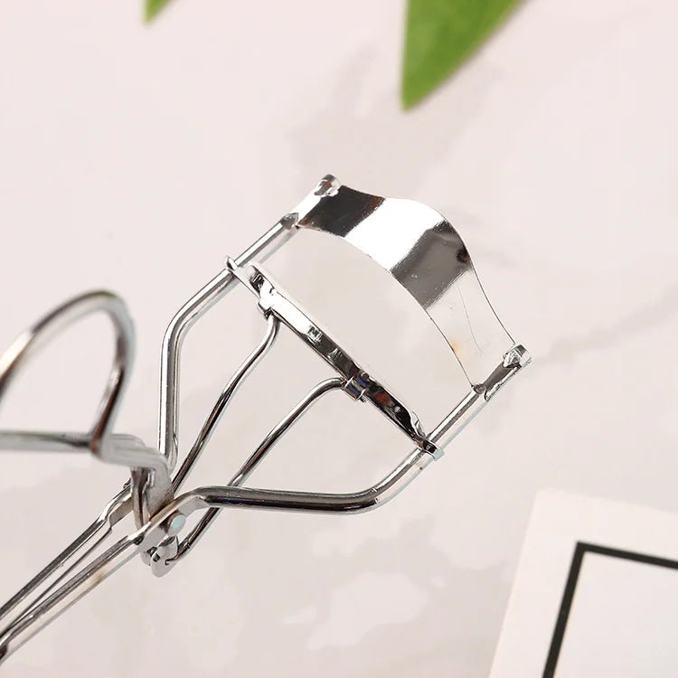 1Pcs Eyelash Curler Durable False Eyelashes Curler Clip Silicone Strip Beginner Makeup Cosmetic Beauty Tools Women Silver Black