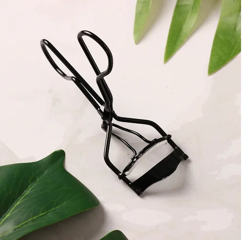1Pcs Eyelash Curler Durable False Eyelashes Curler Clip Silicone Strip Beginner Makeup Cosmetic Beauty Tools Women Silver Black