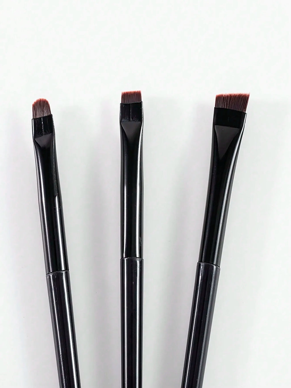 3pcs Makeup Brush Set, Including Angled Eyeliner Brush, Eyebrow Brush, And Ultra-Fine Eyeshadow Brush, Makeup Brush Set, Makeup Brush Kit, Makeup Brush Set, Full Makeup Brushes, Makeup Brush Set, Complete Makeup Tools, Makeup Brush Set, Makeup Brush Set