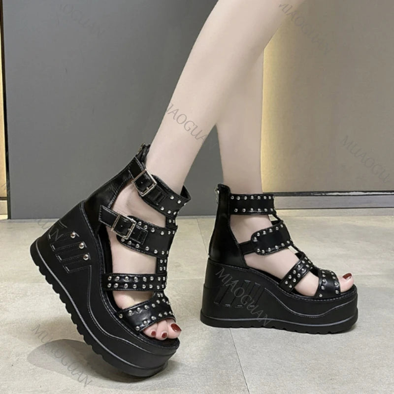 Fashion Women Peep Toe Black Sandals Ladies Summer Casual Sexy Rivets Design Thick Heels Shoes Ankle Buckle Footwears