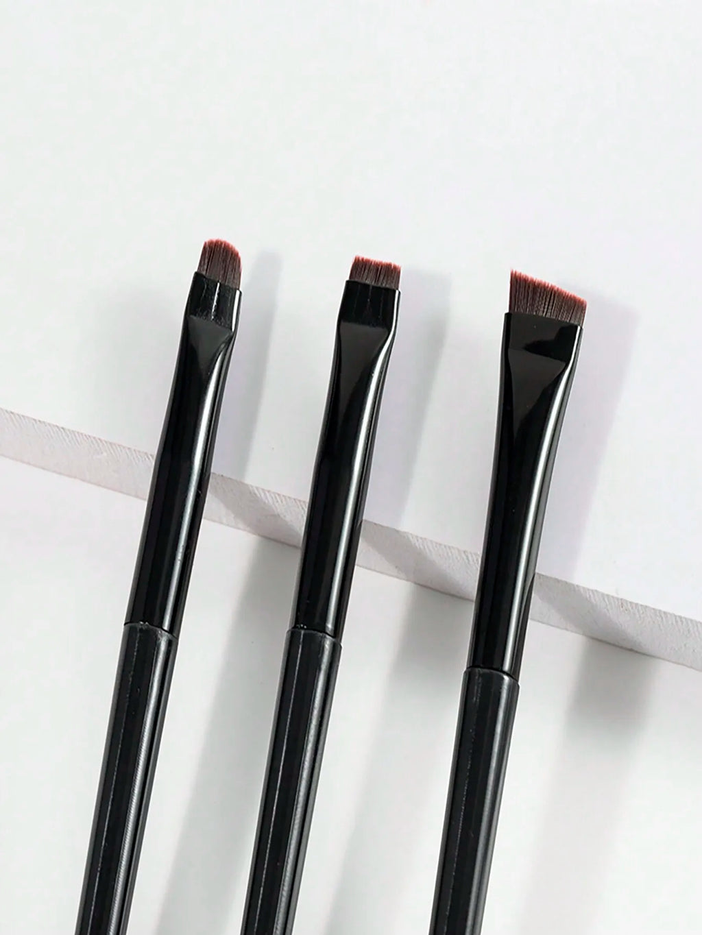 3pcs Makeup Brush Set, Including Angled Eyeliner Brush, Eyebrow Brush, And Ultra-Fine Eyeshadow Brush, Makeup Brush Set, Makeup Brush Kit, Makeup Brush Set, Full Makeup Brushes, Makeup Brush Set, Complete Makeup Tools, Makeup Brush Set, Makeup Brush Set