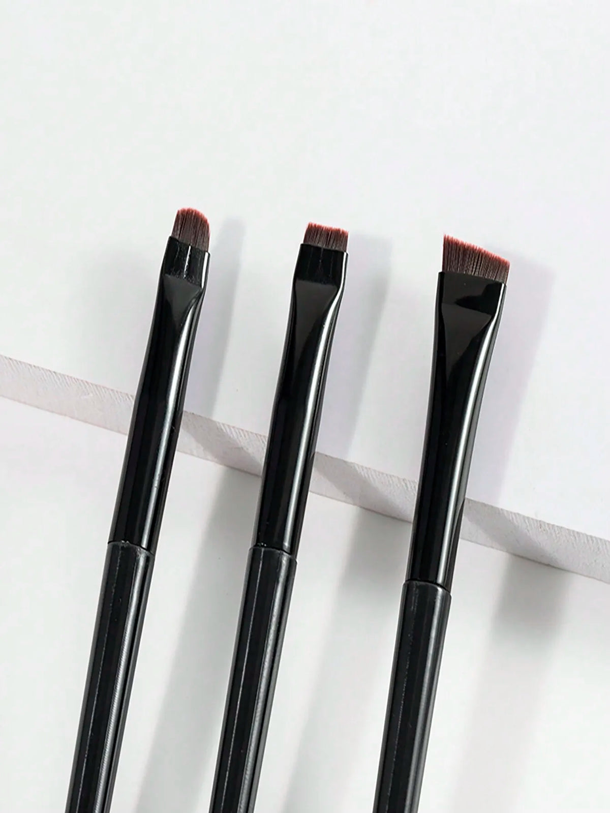 3pcs Makeup Brush Set, Including Angled Eyeliner Brush, Eyebrow Brush, And Ultra-Fine Eyeshadow Brush, Makeup Brush Set, Makeup Brush Kit, Makeup Brush Set, Full Makeup Brushes, Makeup Brush Set, Complete Makeup Tools, Makeup Brush Set, Makeup Brush Set