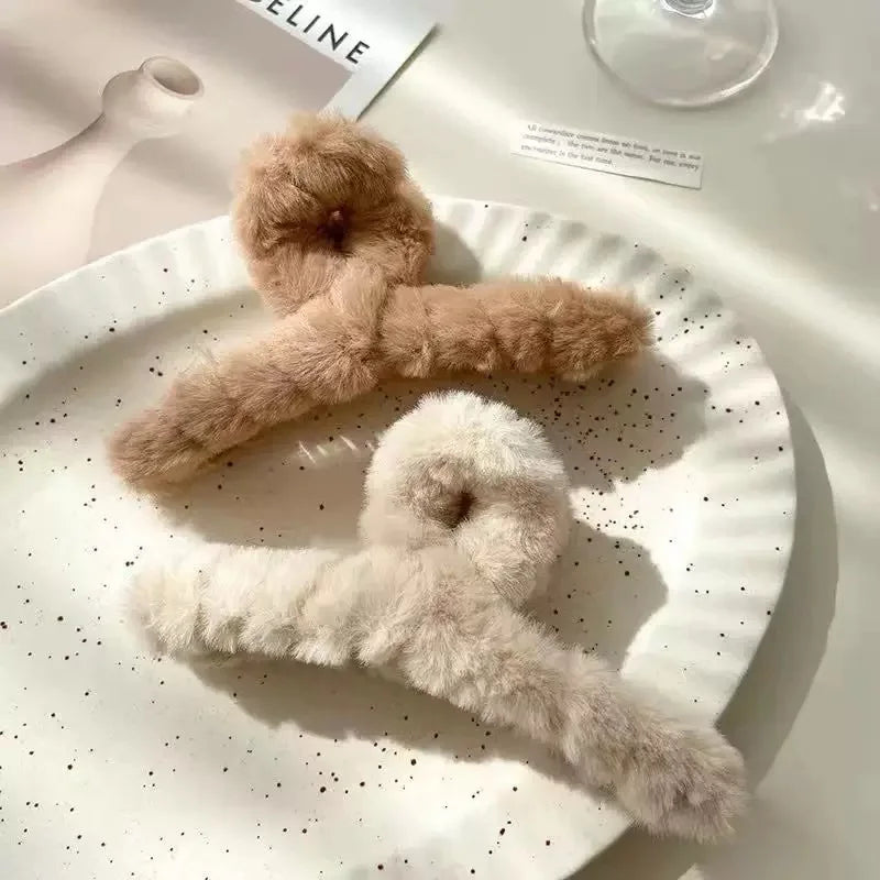 Autumn And Winter Plush Hair Clip: Shark Clip For Back Of Head Bun, High-End Furry Hair Accessories For Women